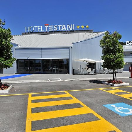 Hotel Testani 科莱费罗 外观 照片